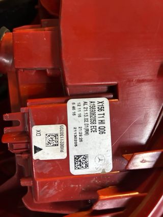 Piloto trasero derecho Mercedes GLA con raja