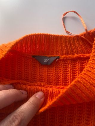 Jersey punto naranja con detalles