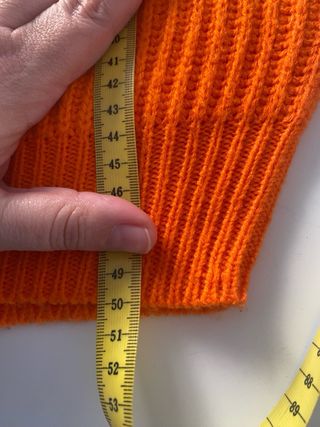 Jersey punto naranja con detalles