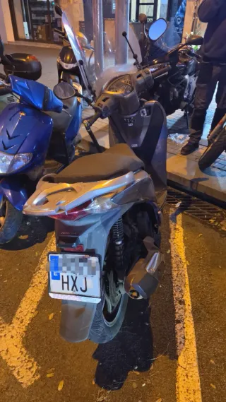 Honda SH 125i Scooter Plata