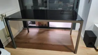 Mesa de comedor negra