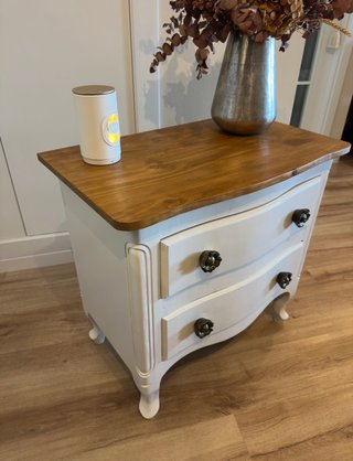 mesita/ cómoda  de noche restaurada madera maciza