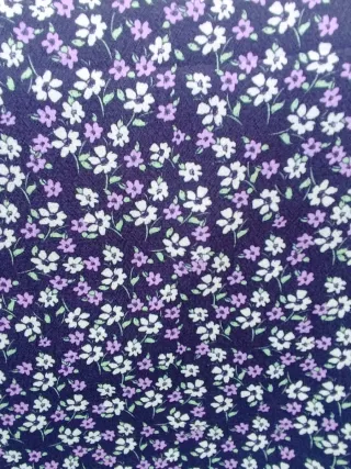Tela de algodón estampada floral