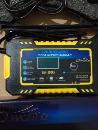 Jump starter più caricabatterie auto e moto