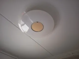 Plafón de techo blanco