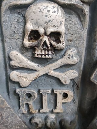 Bruciatore di incenso per cimitero tenebroso