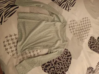 Camiseta niña lunares verde Talla 7-8