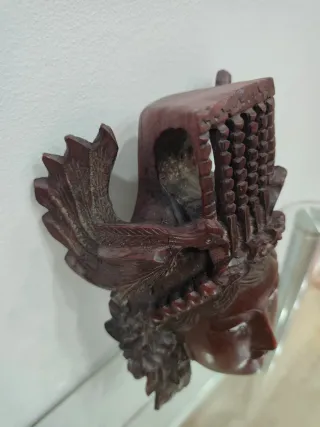 Máscara de Emperatriz tallada a mano