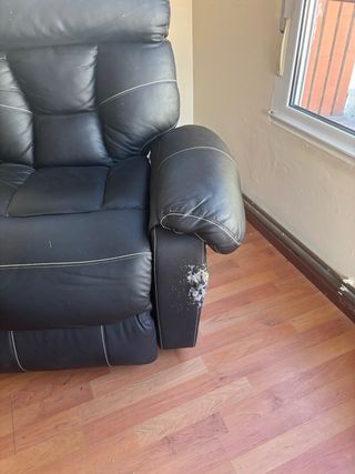 Butaca reclinable de piel negra