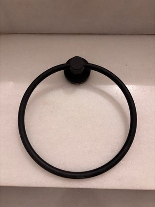 Toallero de anilla metálico negro