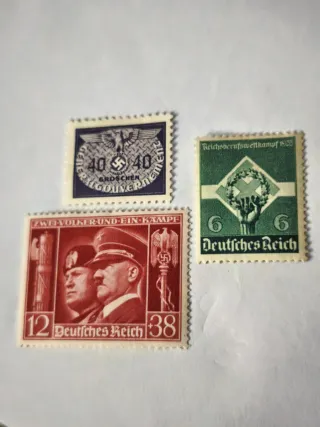 Trío de sellos nazis, auténticos.