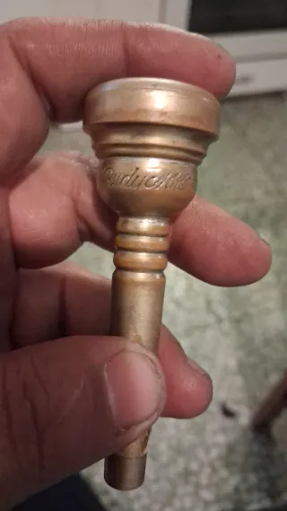 Trompeta Bach Stradivarius Completa