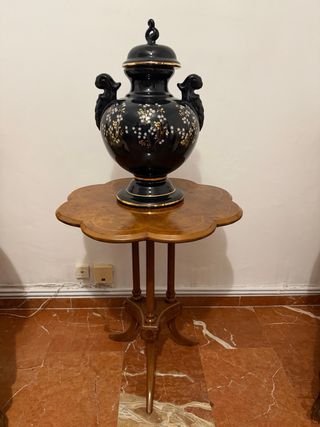 Jarrón Cerámica Negro y Dorado