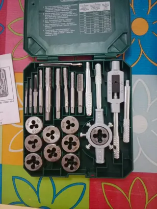 Juego de machos de roscar