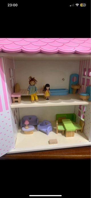 Casa de muñecas de madera