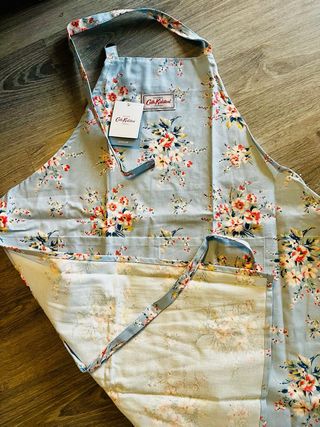 Delantal Cath Kidston floral