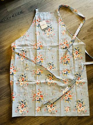 Delantal Cath Kidston floral