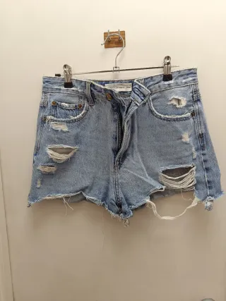 Shorts vaqueros Stradivarius rotos