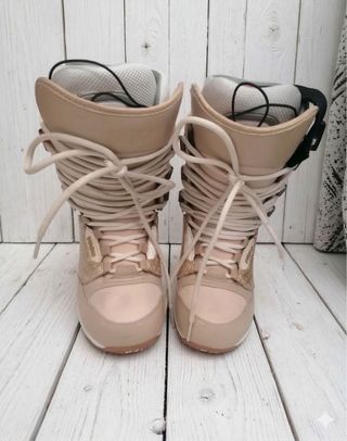 Botas Snowboard Doradas y Beige