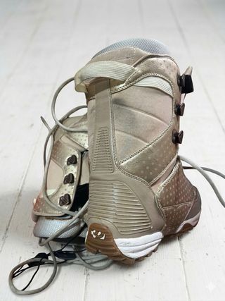 Botas Snowboard Doradas y Beige
