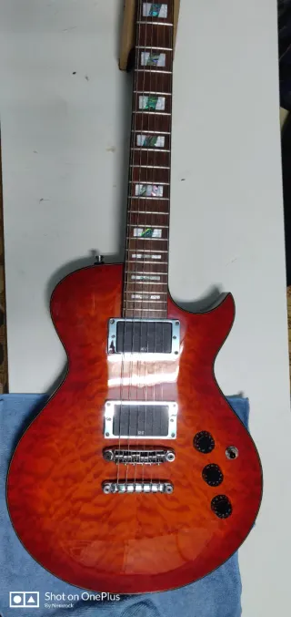 Guitarra Ibanez ART520HS
