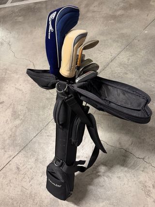 Set di mazze da golf di varie marche