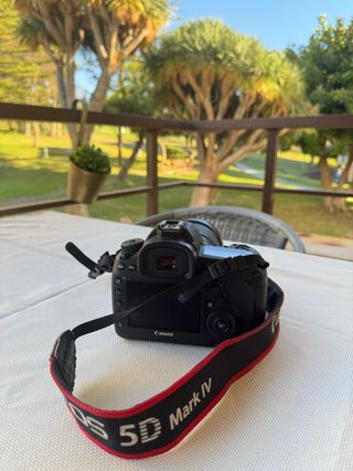 Canon EOS 5D Mark IV + Lente 16-35mm f/2.8L III