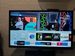Televisor Samsung 28 Smart TV con Mando