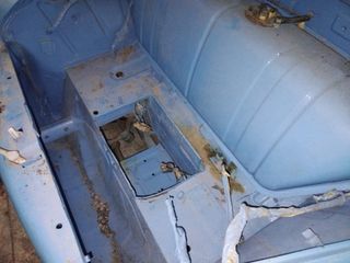 SEAT 600 E SE VENDE ENTERO EL MOTOR ARRANCA BIEN