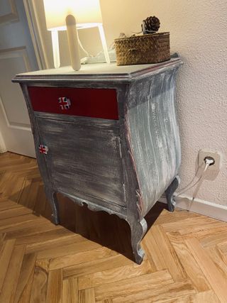 Mesilla vintage auxiliar gris y roja