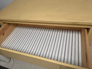 Cómoda Ikea 3 cajones beige/amarilla