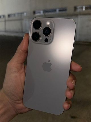 iPhone 16 Pro Max Batería 100%