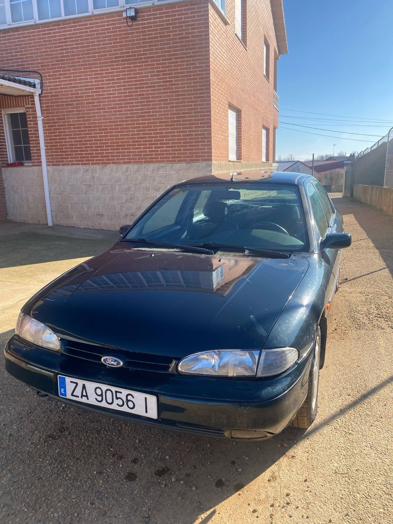 Ford Mondeo - foto 1
