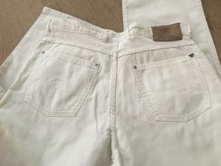 Pantalón de pana fina. Caramelo Jeans. Talla 42