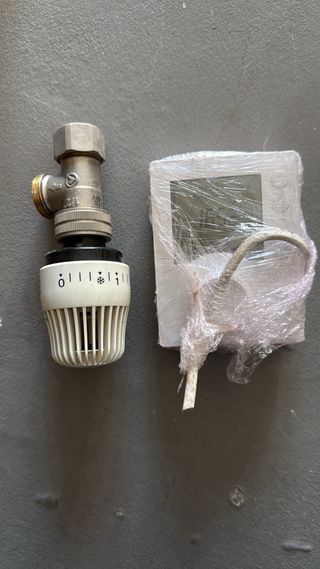 Radiadores de aluminio y caldera de gas