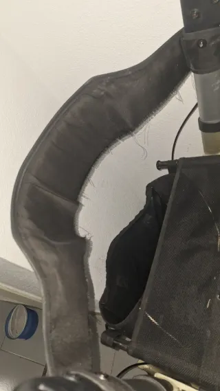 Andador para mayores con asiento y bolsa