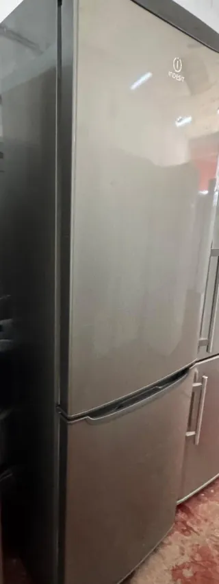 Frigorífico Combi Indesit No Frost
