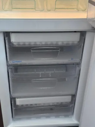 Frigorífico Combi Indesit No Frost