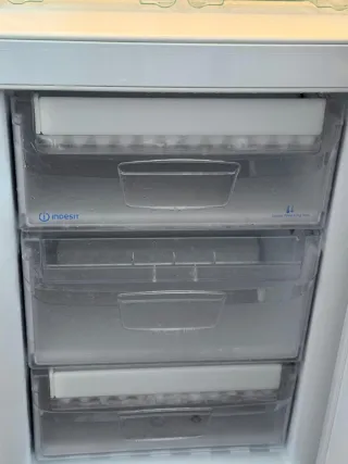 Frigorífico Combi Indesit No Frost