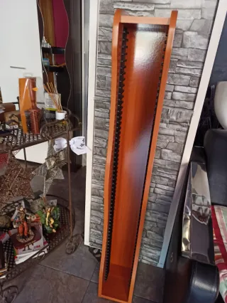 Columna porta CDs