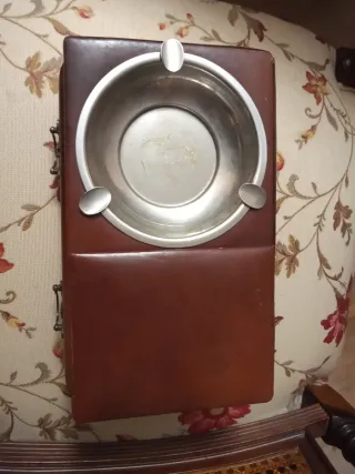 Caja de puros vintage con cenicero