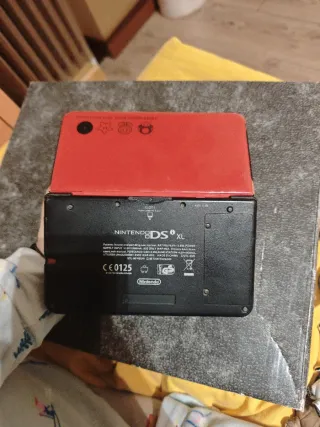 Nintendo DSi XL Rossa