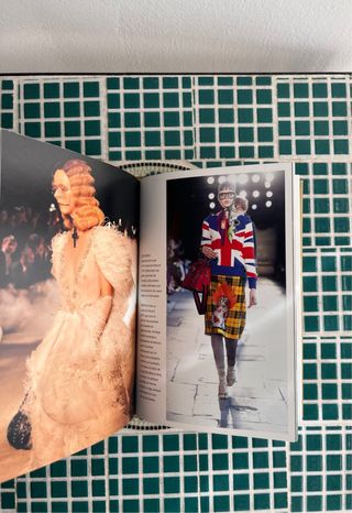 Pequeño libro de Gucci