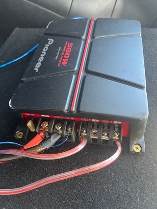 Subwoofer y Amplificador Pioneer 500W GM-A370E