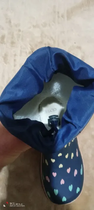 Botas de agua infantiles con corazones