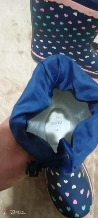 Botas de agua infantiles con corazones