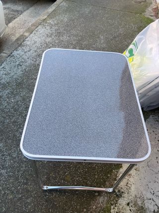 Se vende conjunto de cinco sillas y mesa