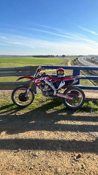 Honda CRF 250 4T Motocross  Precio negociable