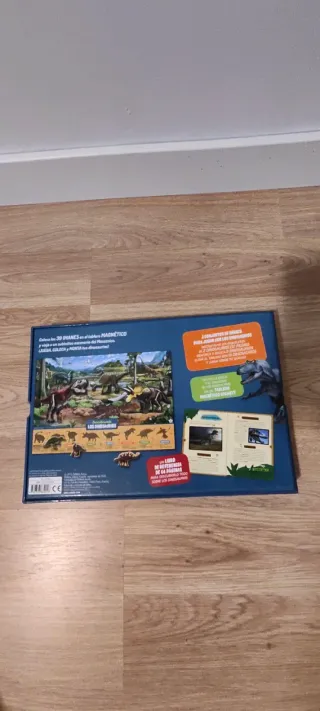 Descubriendo los Dinosaurios - Libro y Juego