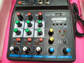 Mesa de mezclas musical nueva